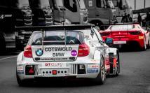 voiture de course gris et couleur