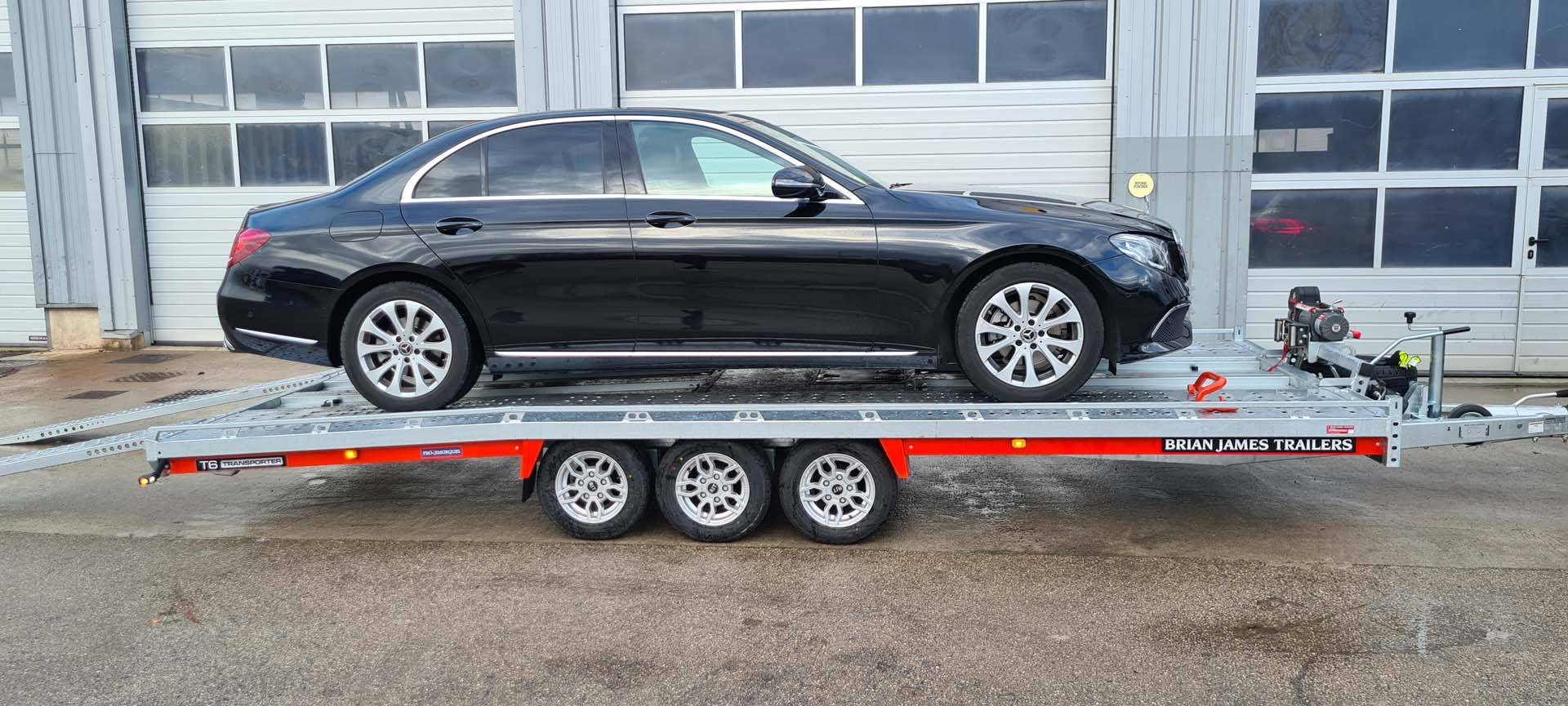 Voiture berline sur remorque Berline sur remorque plateau ouvert