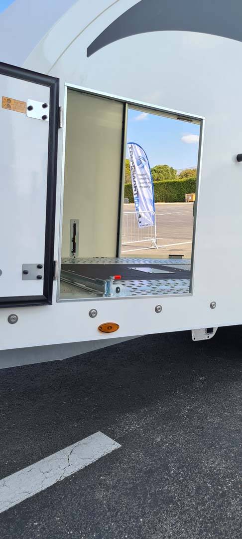 RT6 OUverte avec Drapeau Le bon transport